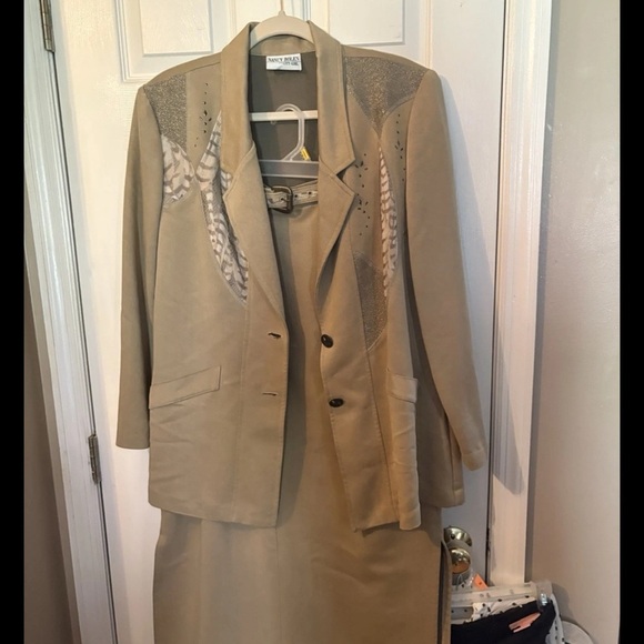 Tan‎ Women's Jacket & Skirt Set by - Picture 1 of 5